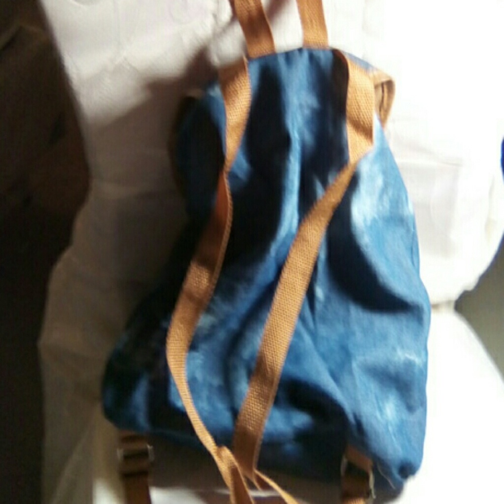 Backpack - Picture 2 of 3